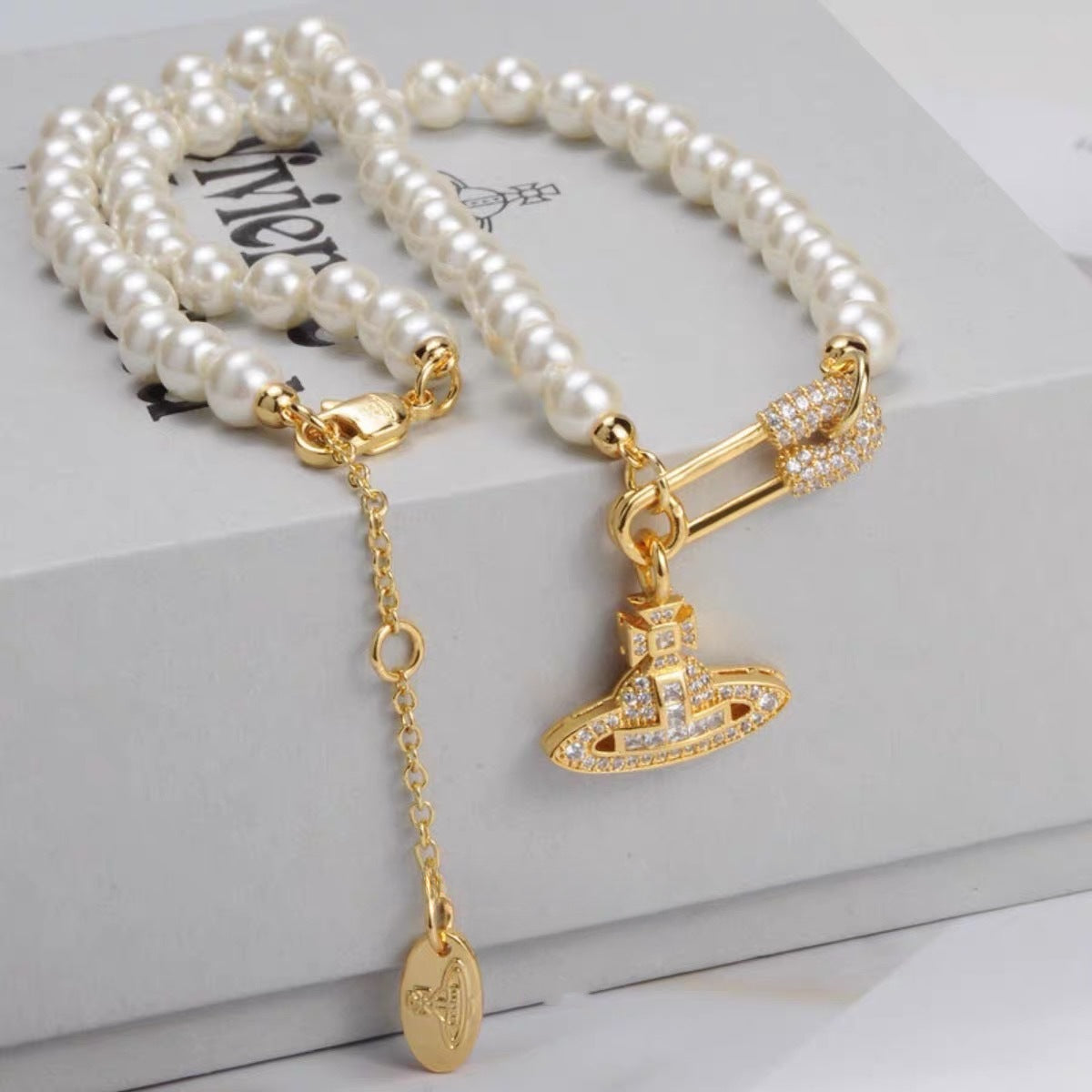 Vivienne Westwood Paperclip Saturn Pearl Necklace - Original Replica Club