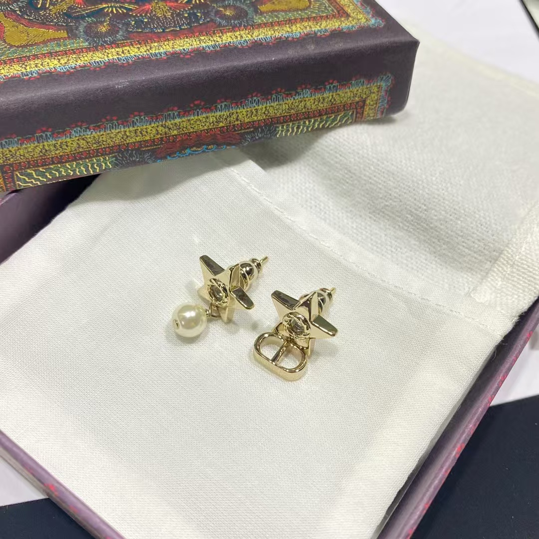 Dior Asymmetric Star Earrings - Original Replica Club