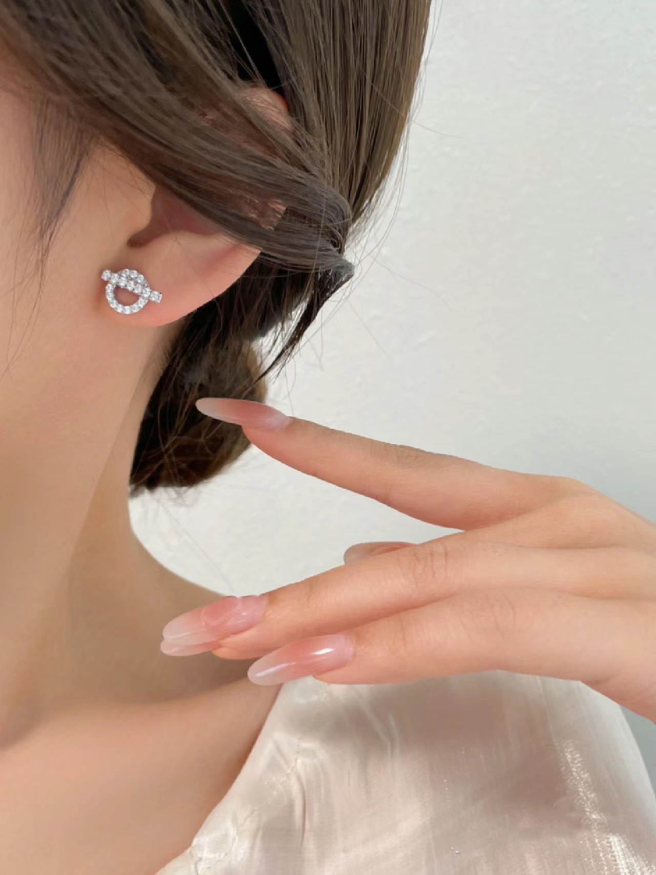 Hermes Diamond Paved Q Stud Earrings - Original Replica Club