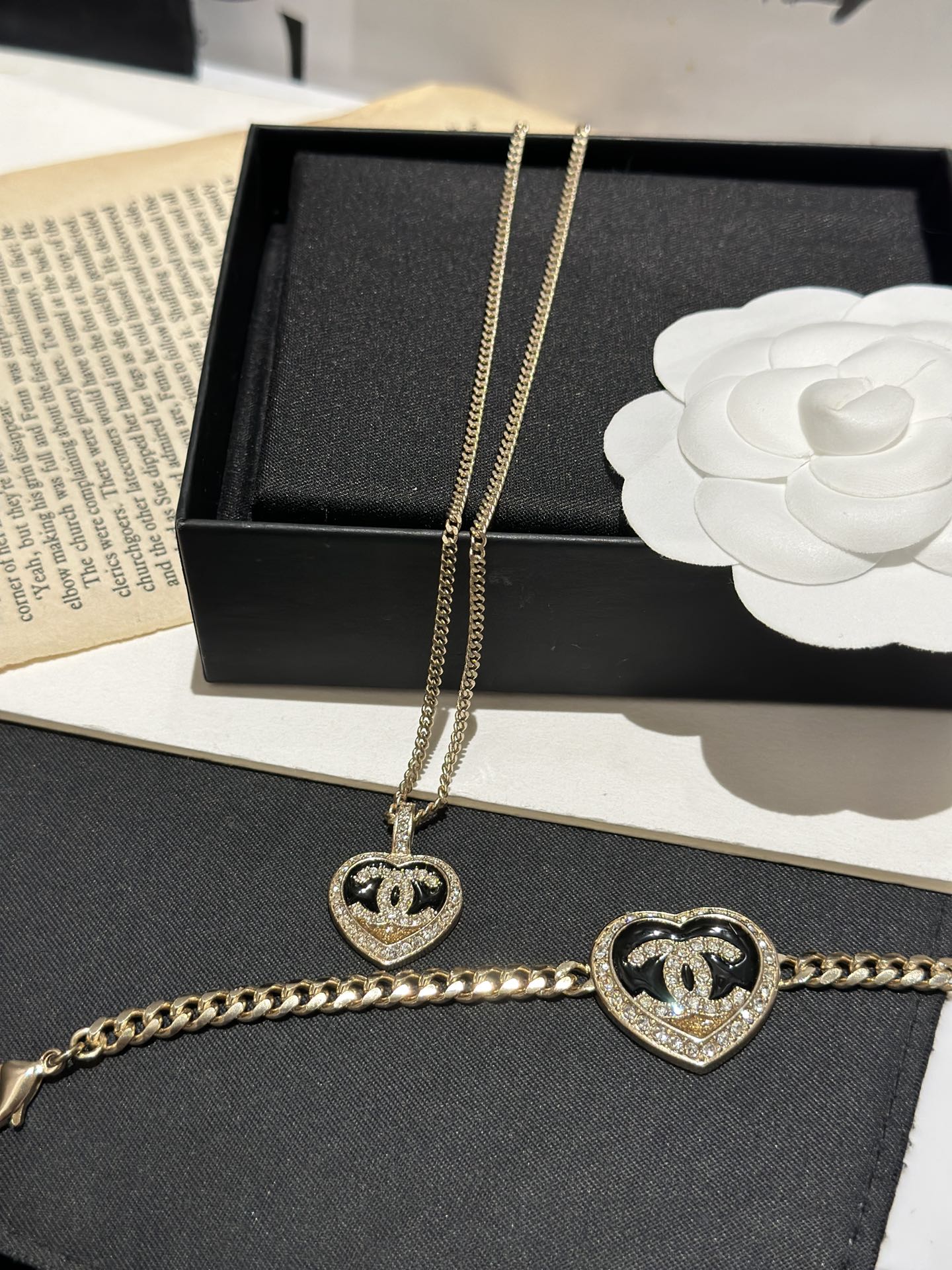 Chanel Colorblock Gold Black Heart Bracelet Earrings Necklace - Original Replica Club