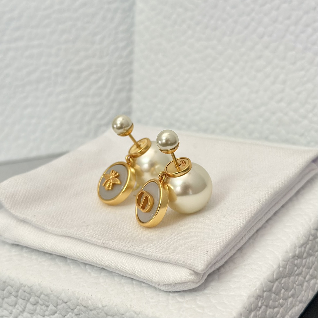 Dior Bee Pearl Earrings - Original Replica Club