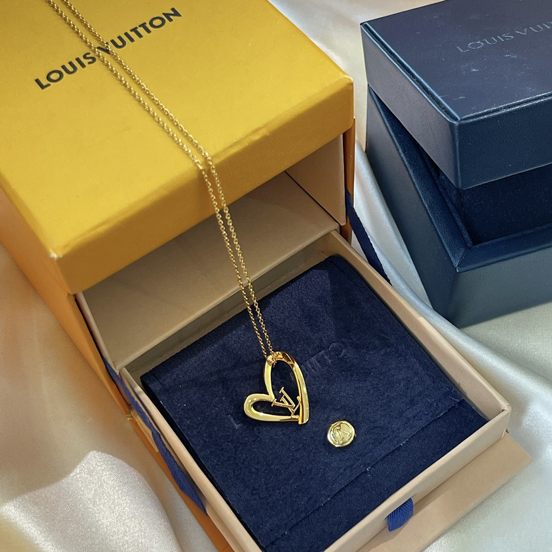 Louis Vuitton Hollow Heart Pendant Necklace - Original Replica Club