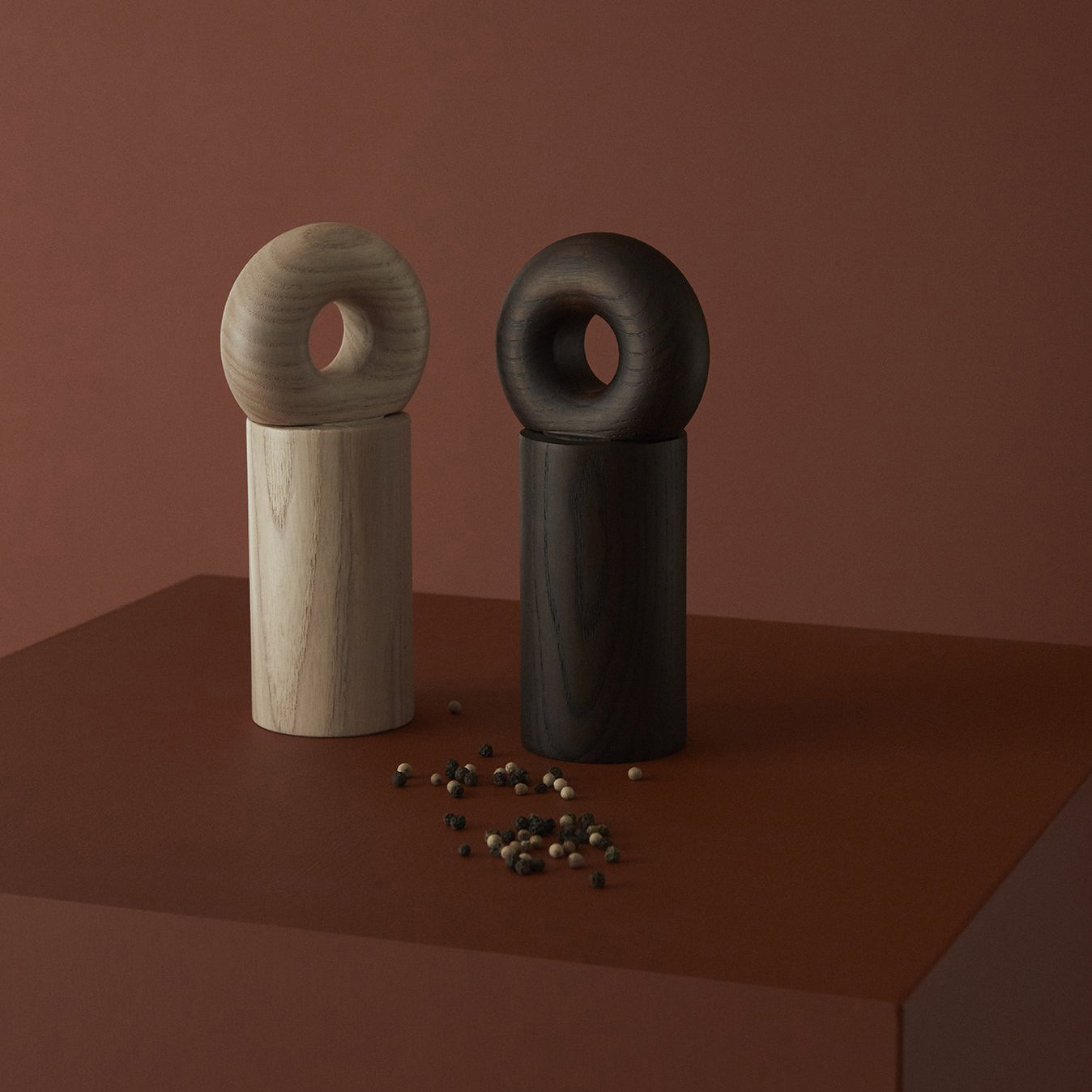 OYOY Living Hoop Peper- en Zoutmolen - H 16,5 cm - Dark