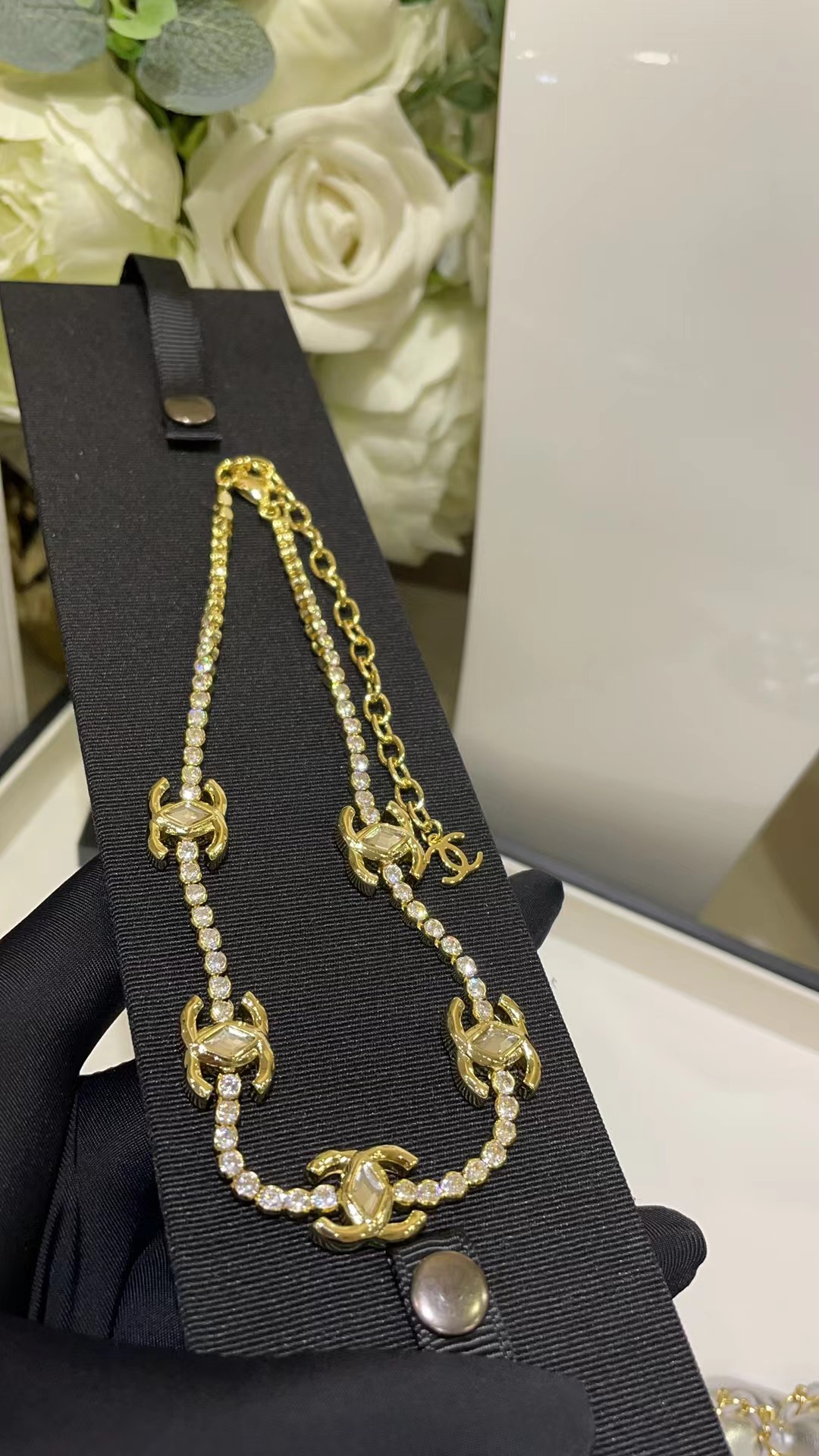 Chanel Jennie Celebrity Style Choker Necklace - Original Replica Club