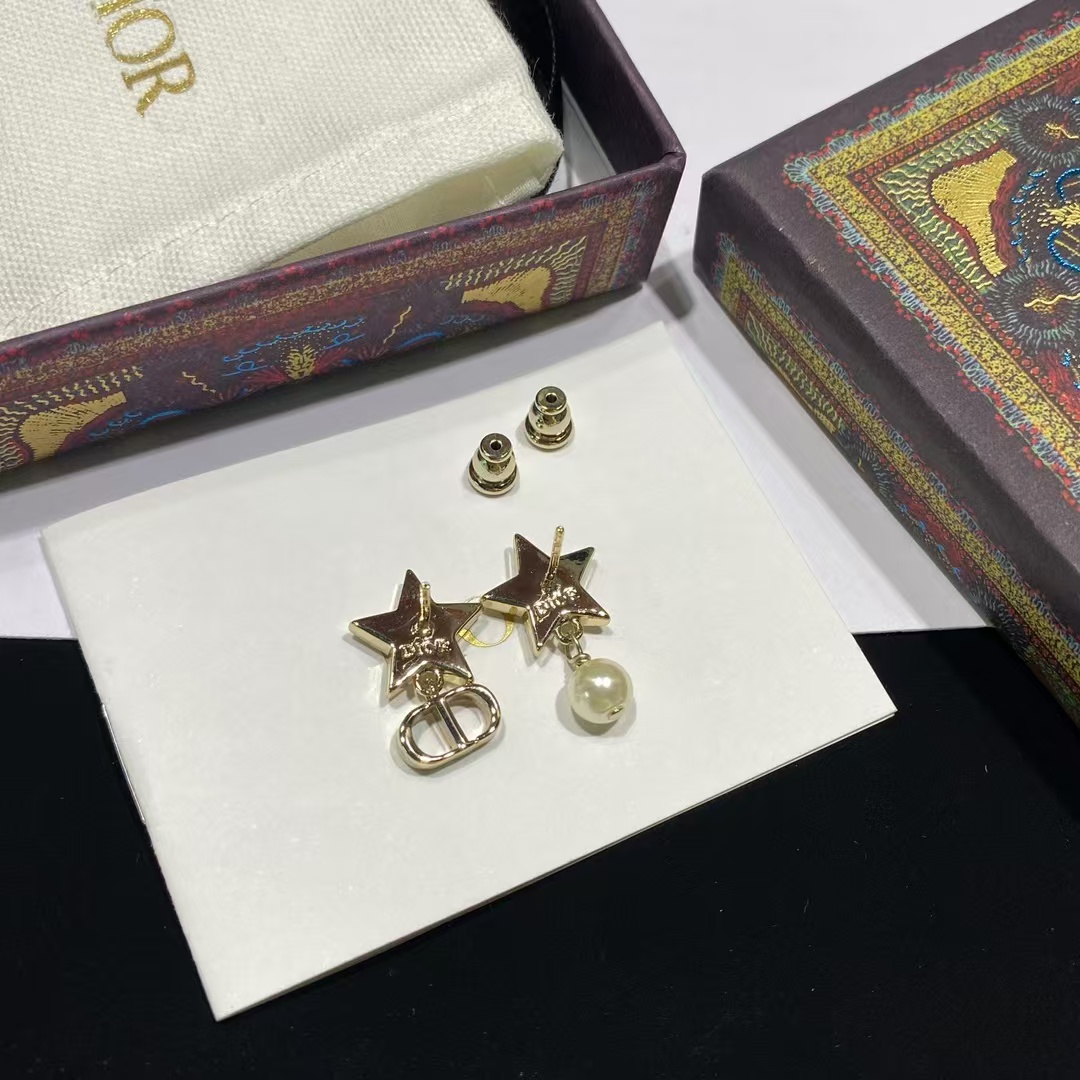 Dior Asymmetric Star Earrings - Original Replica Club
