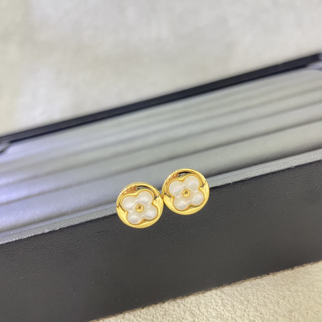 Louis Vuitton White Mother of Pearl Color Blossom Sun Ear Stud Earrings - Original Replica Club