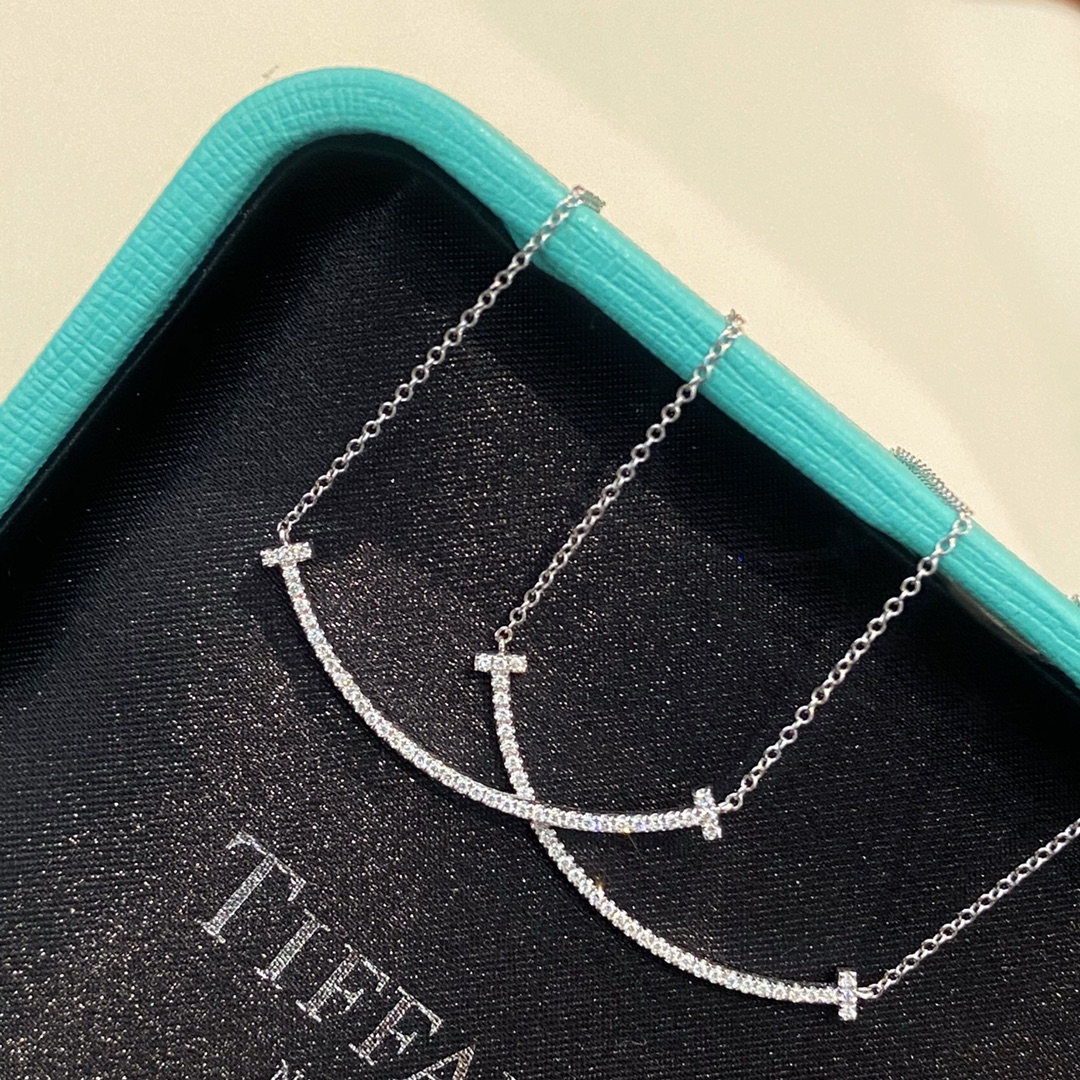 Tiffany T Smile Pendant Necklace in Silver Color - Original Replica Club