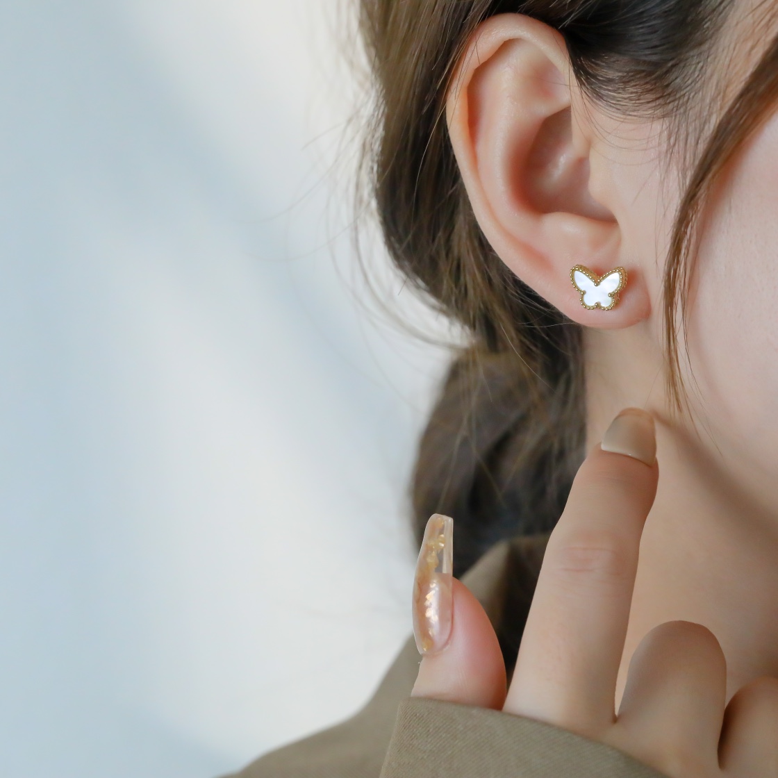 VCA Mini White Butterfly Stud Earrings - Original Replica Club
