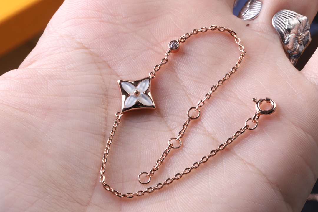 Louis Vuitton Minimalist White Mother of Pearl Star Bracelet - Original Replica Club