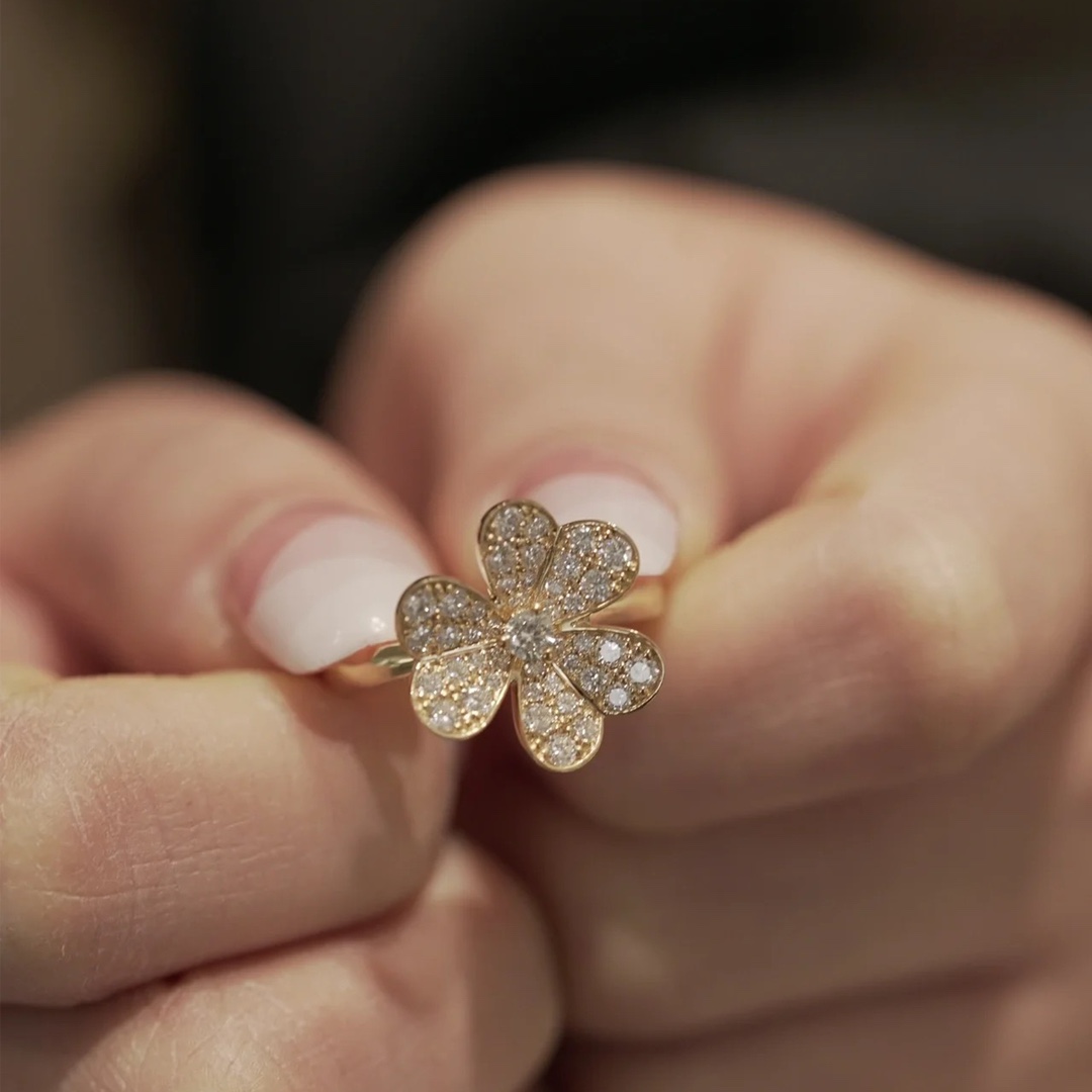 VCA 1 flower Frivole Ring - Original Replica Club