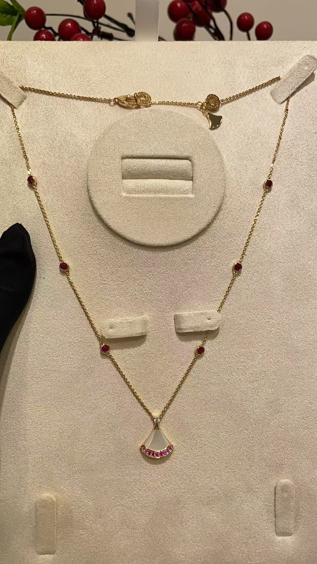 Bvlgari Divas' Dream Necklace - Original Replica Club