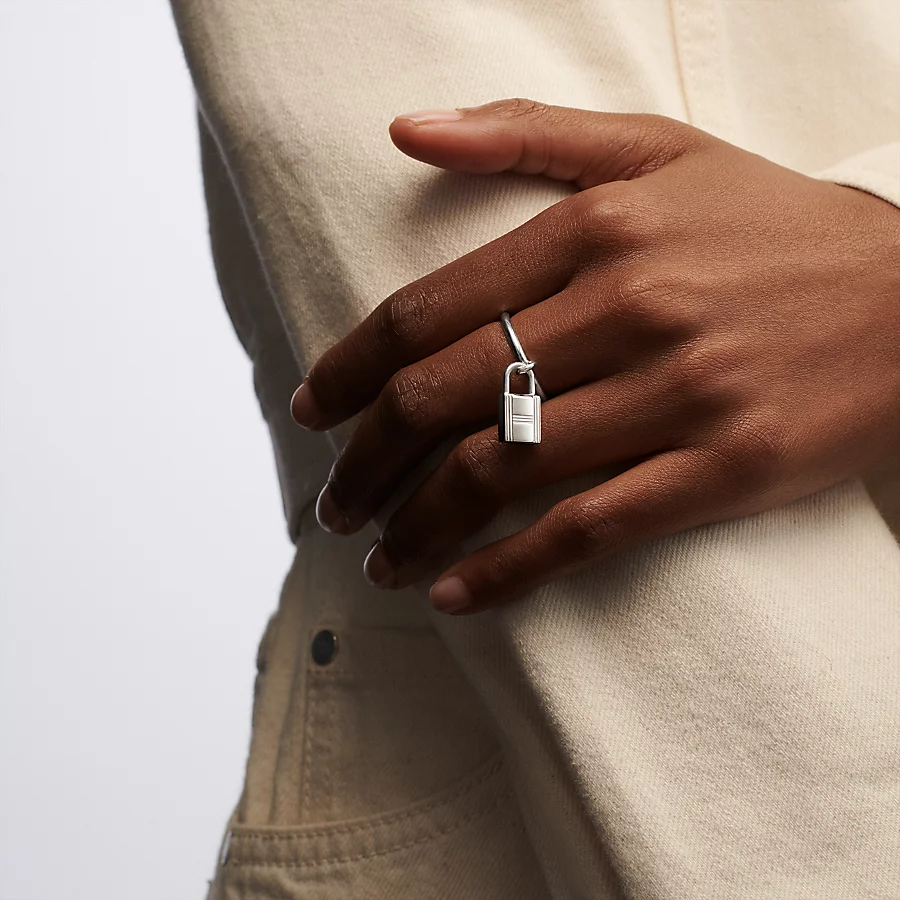 Replicate Kelly Cadenas ring(1:1 replica) - Original Replica Club