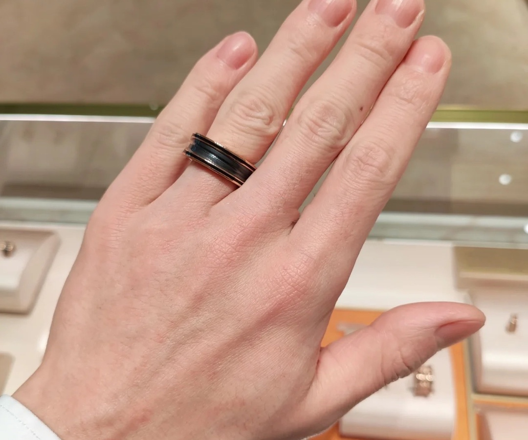 Bvlgari Rose Gold Frosted Black Ceramic B.zero1 Ring - Original Replica Club