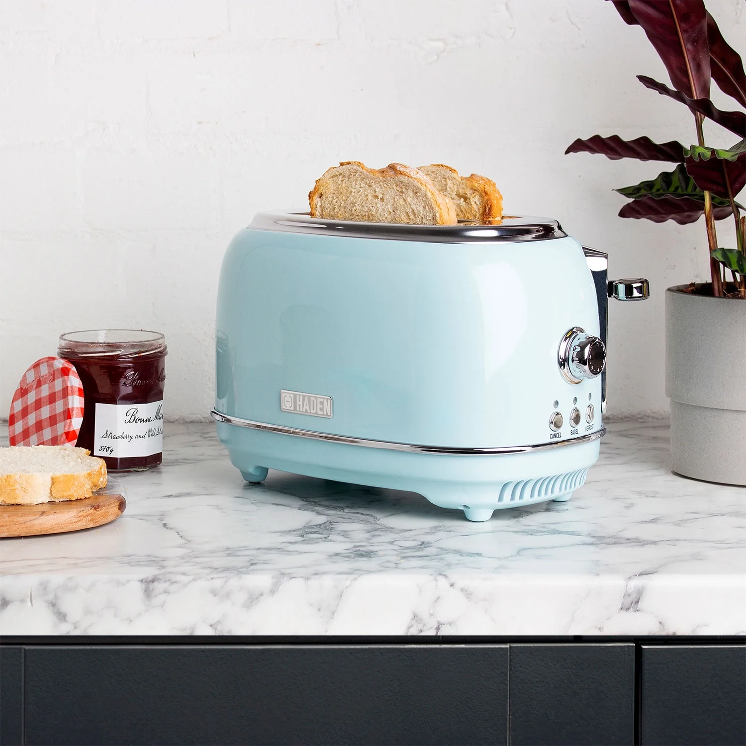 Haden Heritage 1.7 Liter Electric Kettle with 2 Slice Bread Toaster, White - Image 39