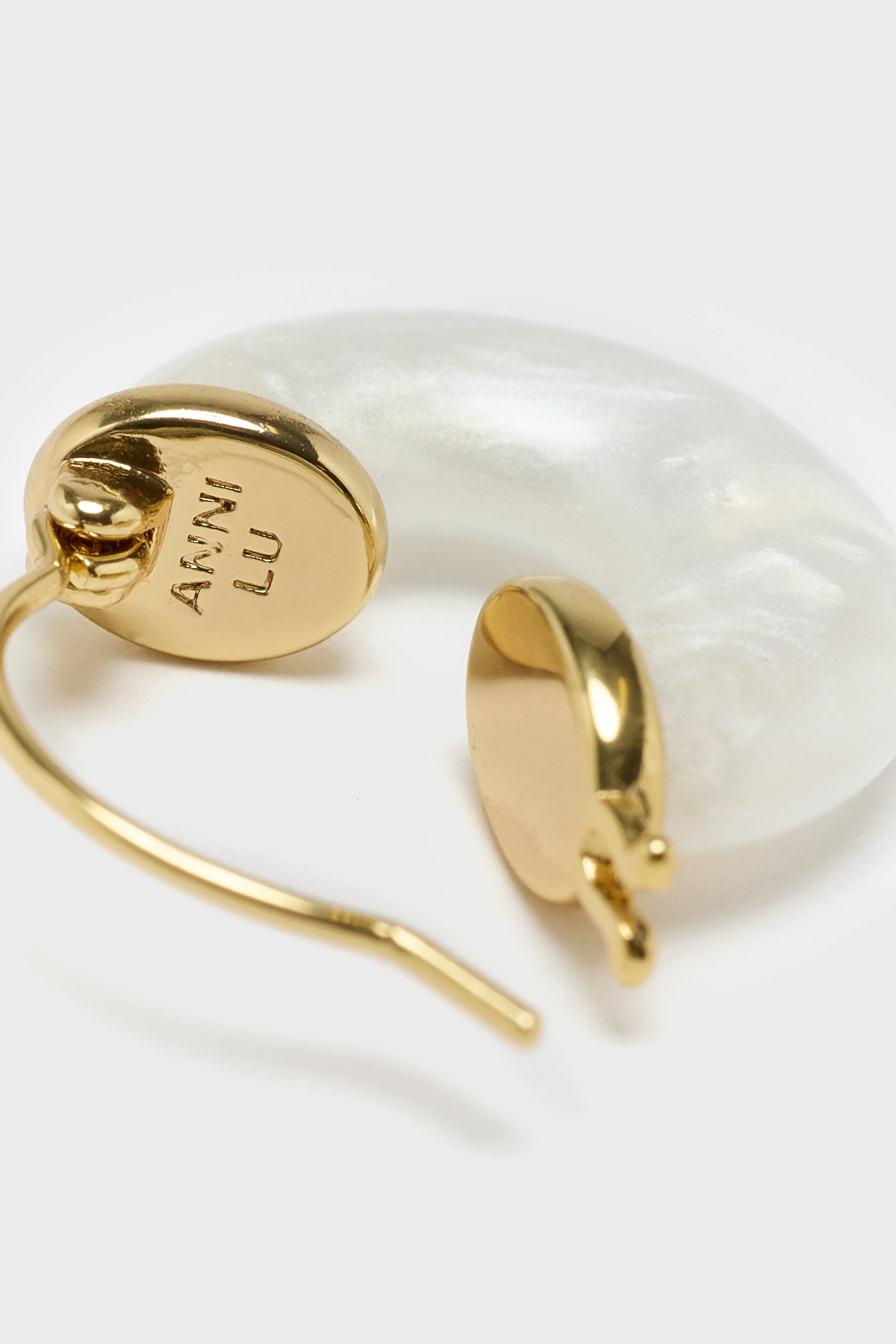 Bellerose Petit White Swell Hoop Earrings  (251 / W / GOLD)