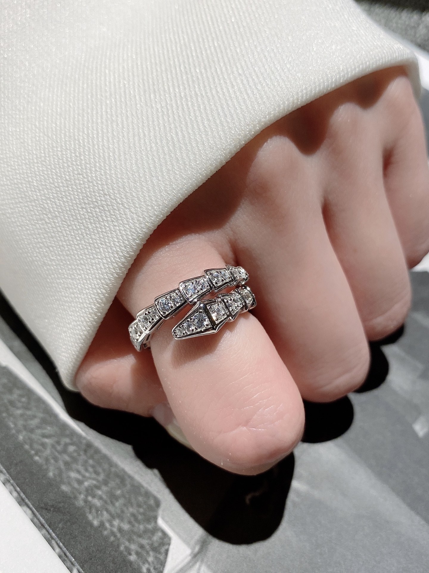 Bvlgari Full Diamond Serpenti Viper Ring - Original Replica Club