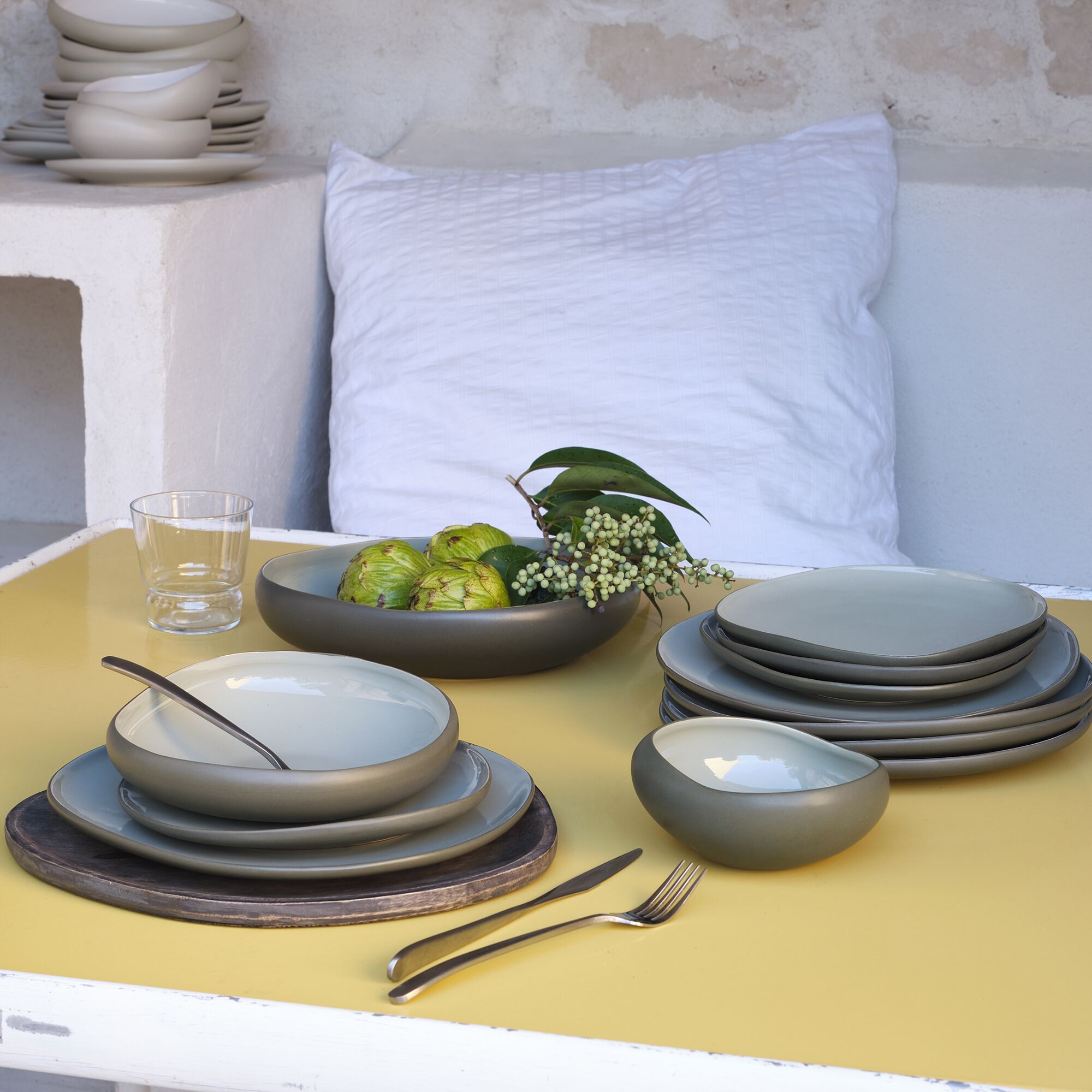 KYMA - Assiette creuse en grès D20cm - vert olivier