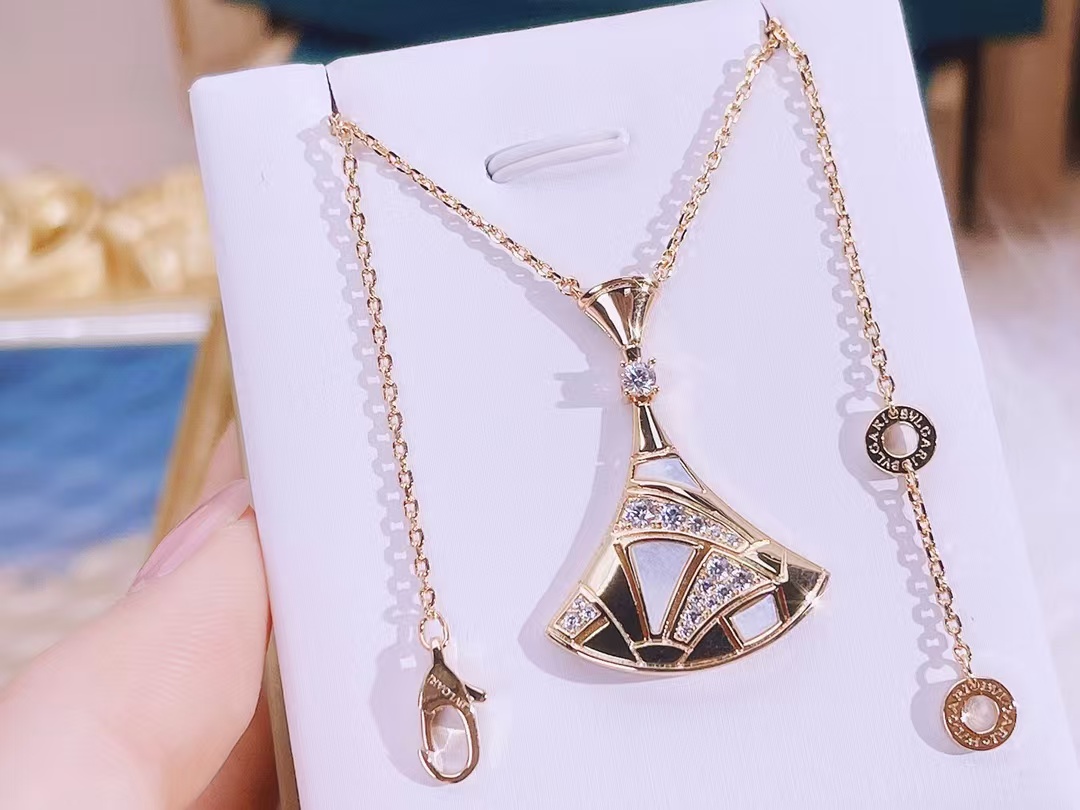 Bvlgari Divas' Dream Necklace - Original Replica Club