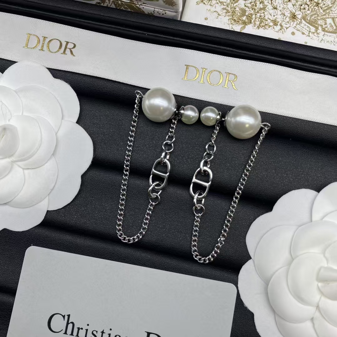 Dior Chain Dangle Pearl Earrings - Original Replica Club