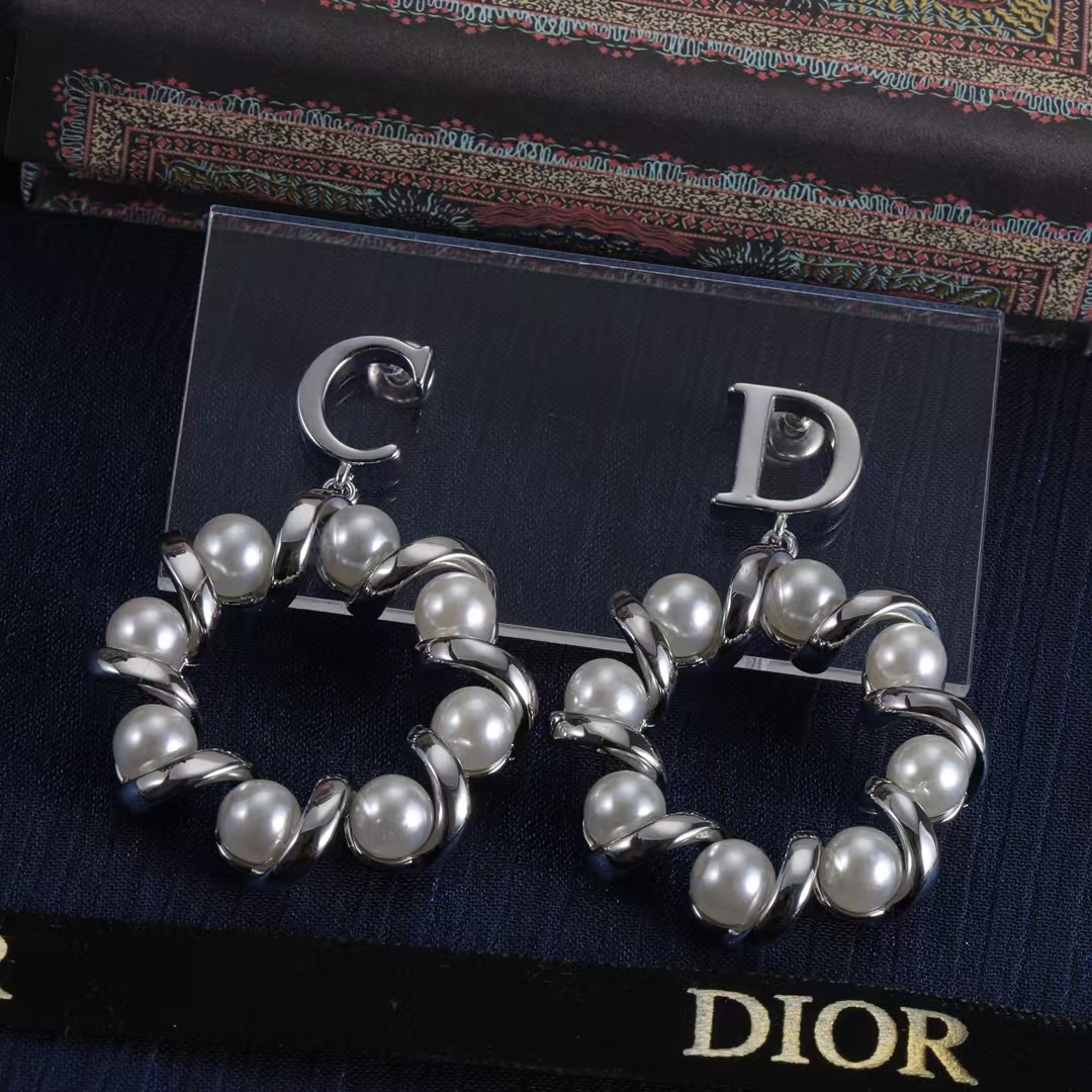 Dior Asymmetric CD Twisted Pearl Earrings - Original Replica Club