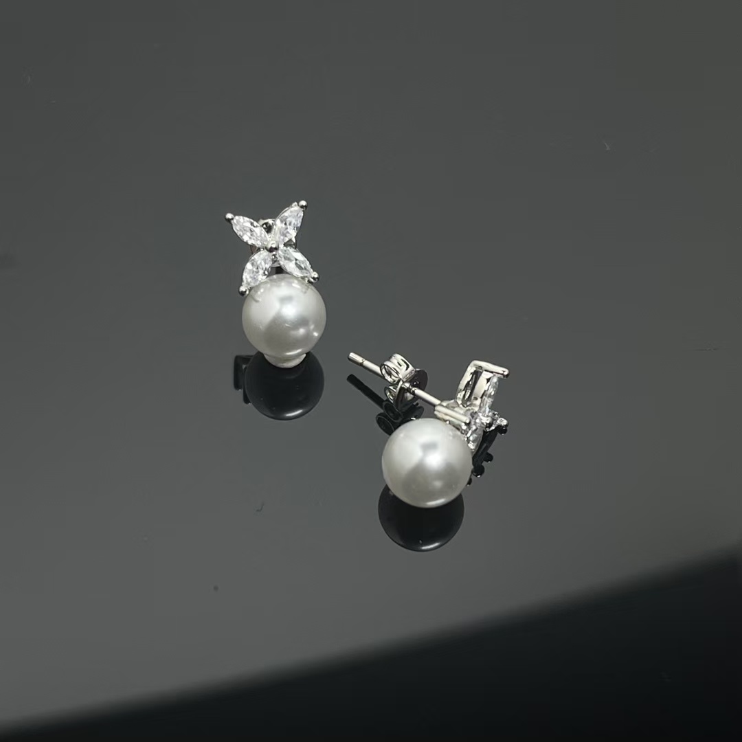 Tiffany Victoria Pearl Earrings - Original Replica Club