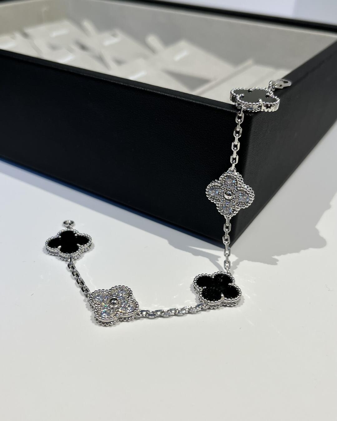 VCA Black Onyx and Diamond Vintage Alhambra Bracelet 5 Motifs - Original Replica Club