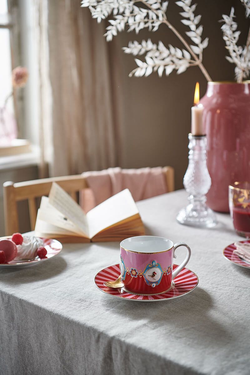 Set/2 Cups & Saucers Love Birds Medallion Red-Pink