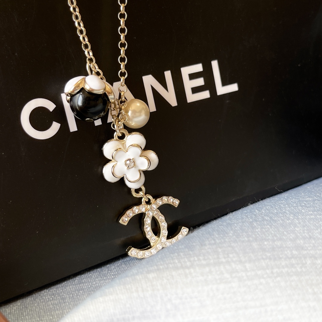 Chanel Flower Pearl Diamond Paved CC Pendant Necklace - Original Replica Club