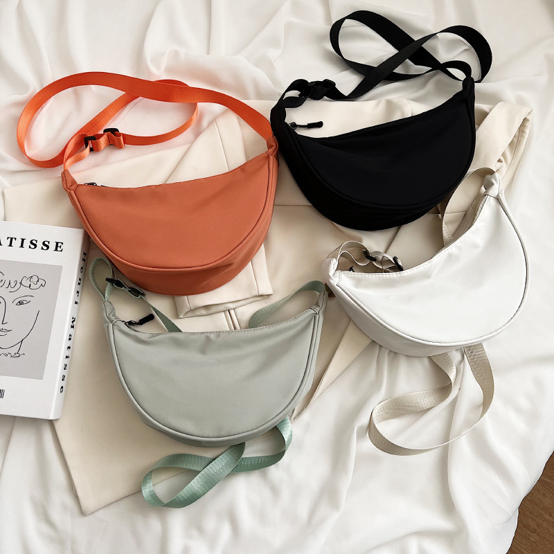 Nylon crossbody bag for women 2023 new trendy dumpling bag lightweight small shoulder bag underarm bag simple canvas shoulder bag