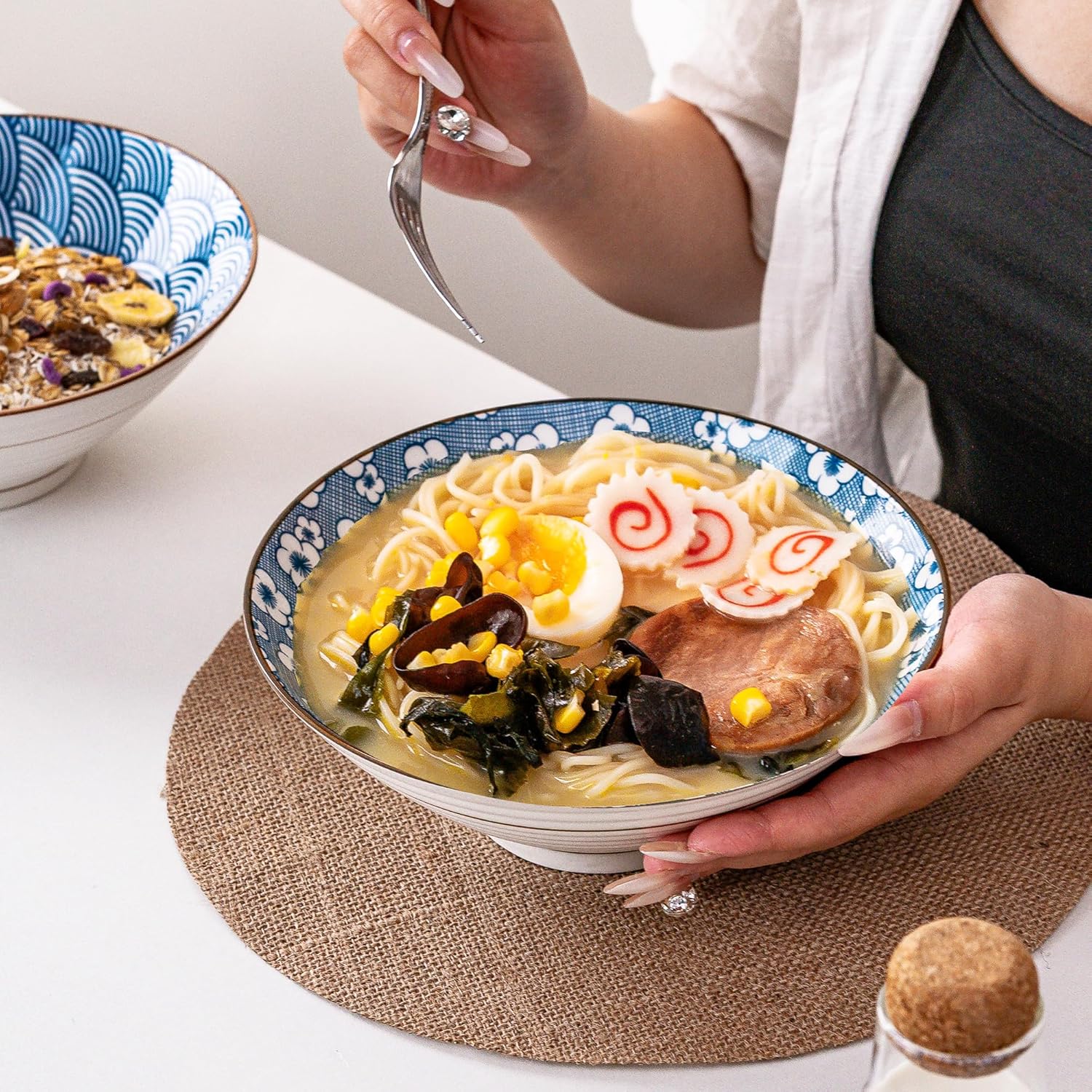 Ramen Bowls Set of 4, 8 Inch 38oz Porcelain Noodle Bowls for Pho, Ramen & Soup, Large Ceramic Ramen Bowl Set Microwave & Dishwasher Safe, Japanese Blue and White Style