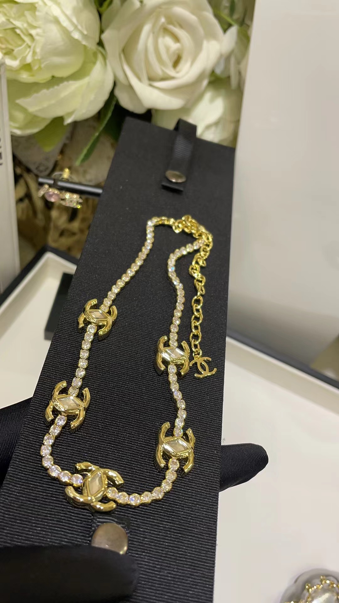 Chanel Jennie Celebrity Style Choker Necklace - Original Replica Club