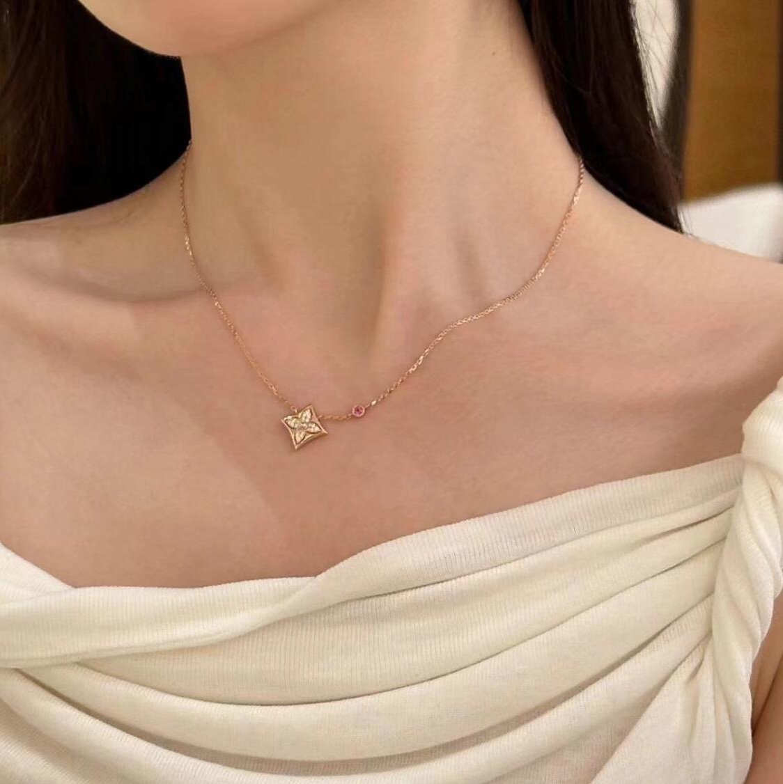 Louis Vuitton Dainty Diamond Sun Pendant Necklace in Rose Gold Color - Original Replica Club