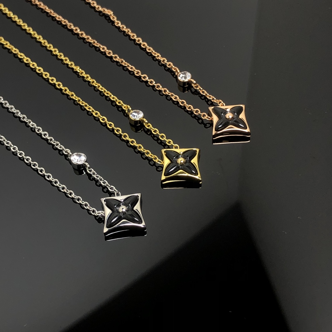 Louis Vuitton 1 Motif BB Star Pendant Necklace - Original Replica Club
