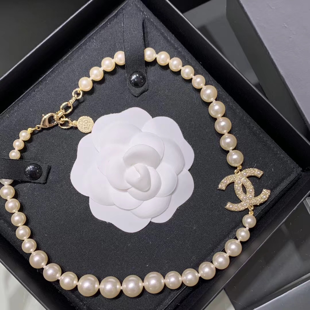 Chanel Vibe Gradient Pearl Necklace - Original Replica Club