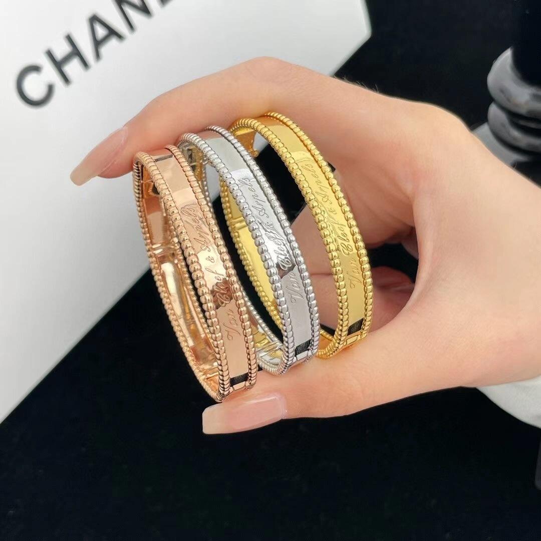 VCA Perlee Signature Bracelet - Medium Bangle - Original Replica Club