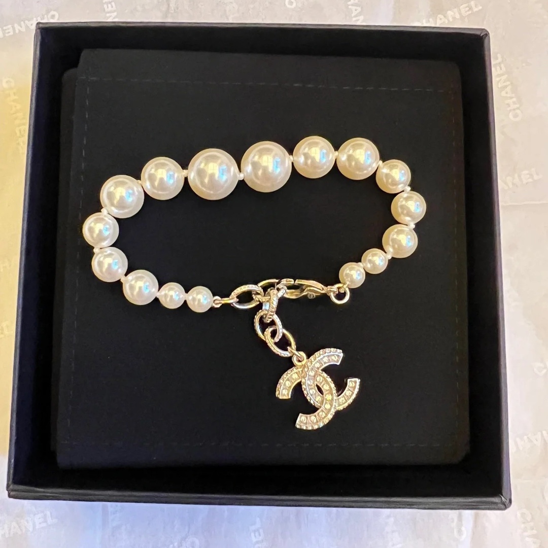 Chanel Graduated Sizes Pearl Bracelet - Original Replica Club