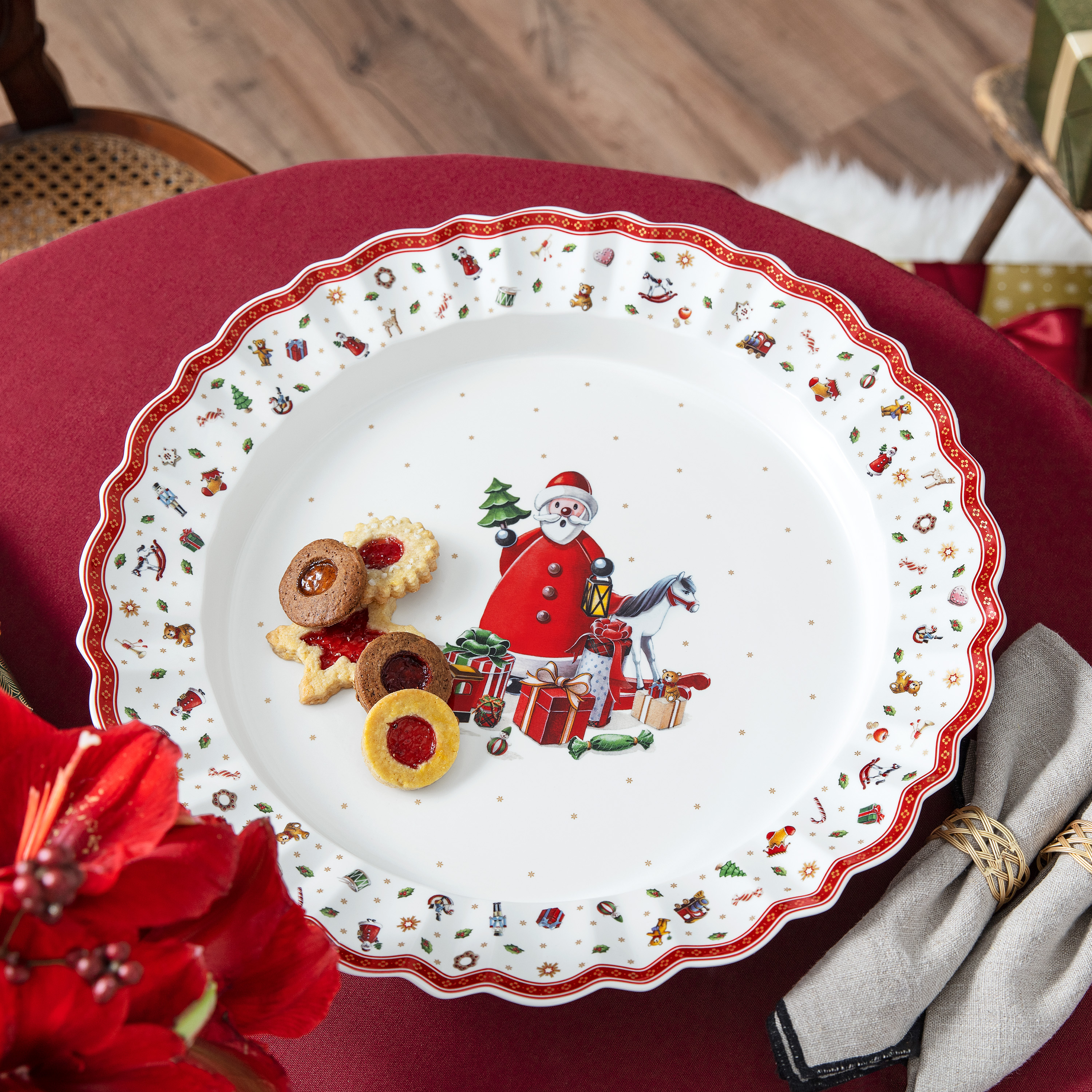 Villeroy & Boch Toy's Delight Centerpiece bowl