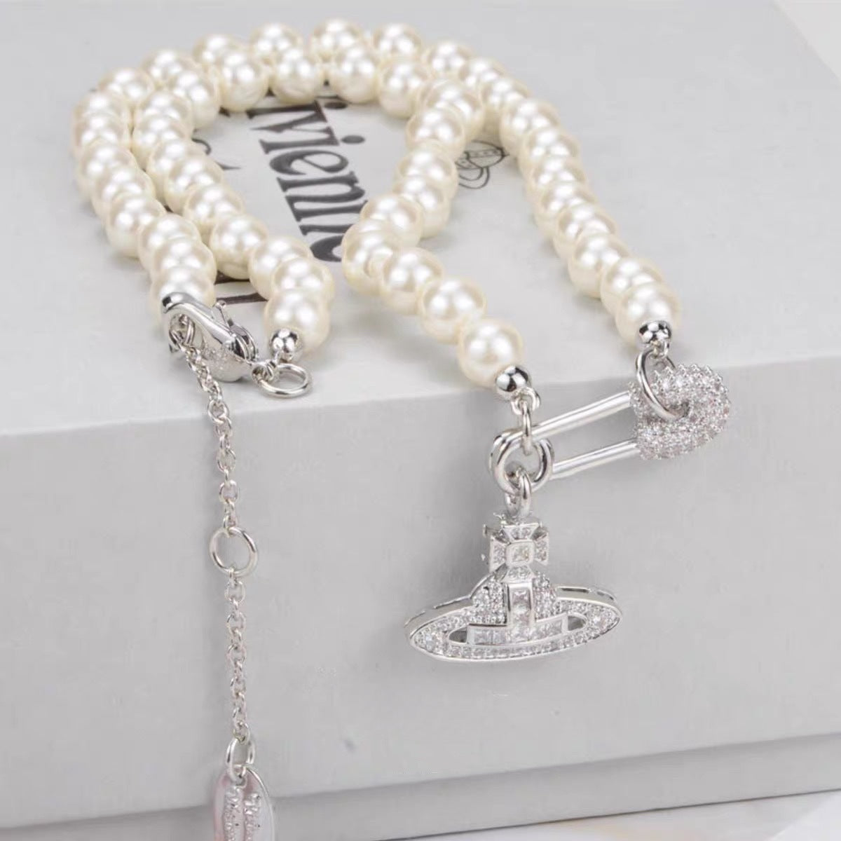 Vivienne Westwood Paperclip Saturn Pearl Necklace - Original Replica Club