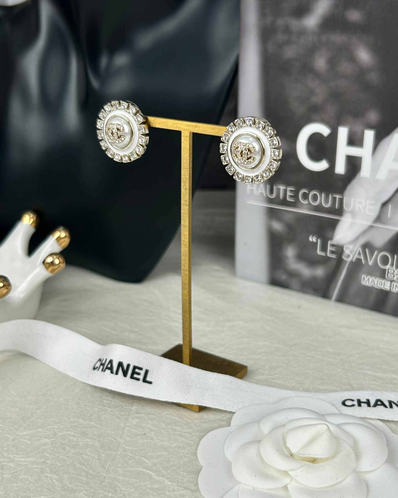 Chanel Sunflower Diamond Round Stud Earrings - Original Replica Club