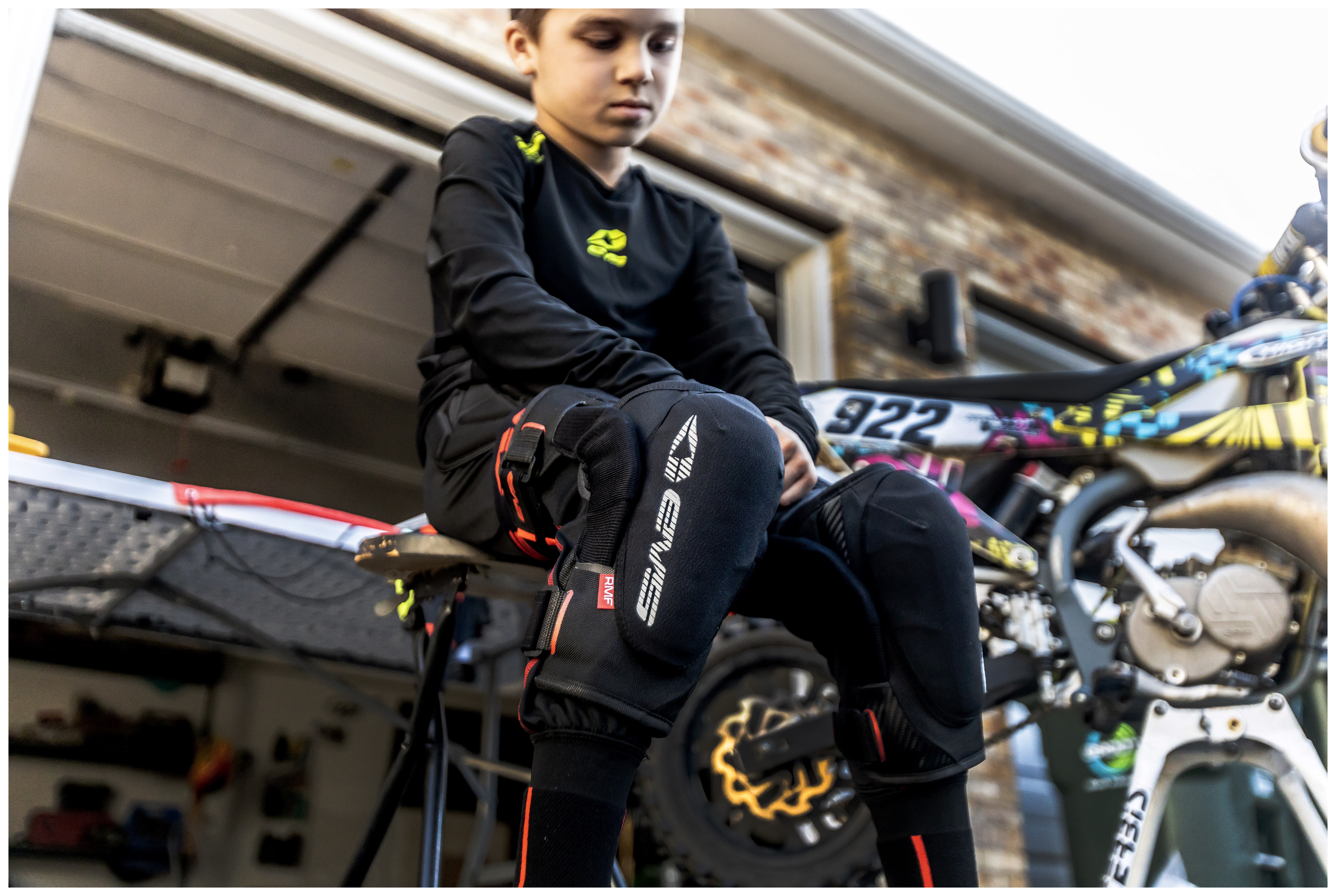 SportsBikeShop EVS Youth Genesis Knee Braces