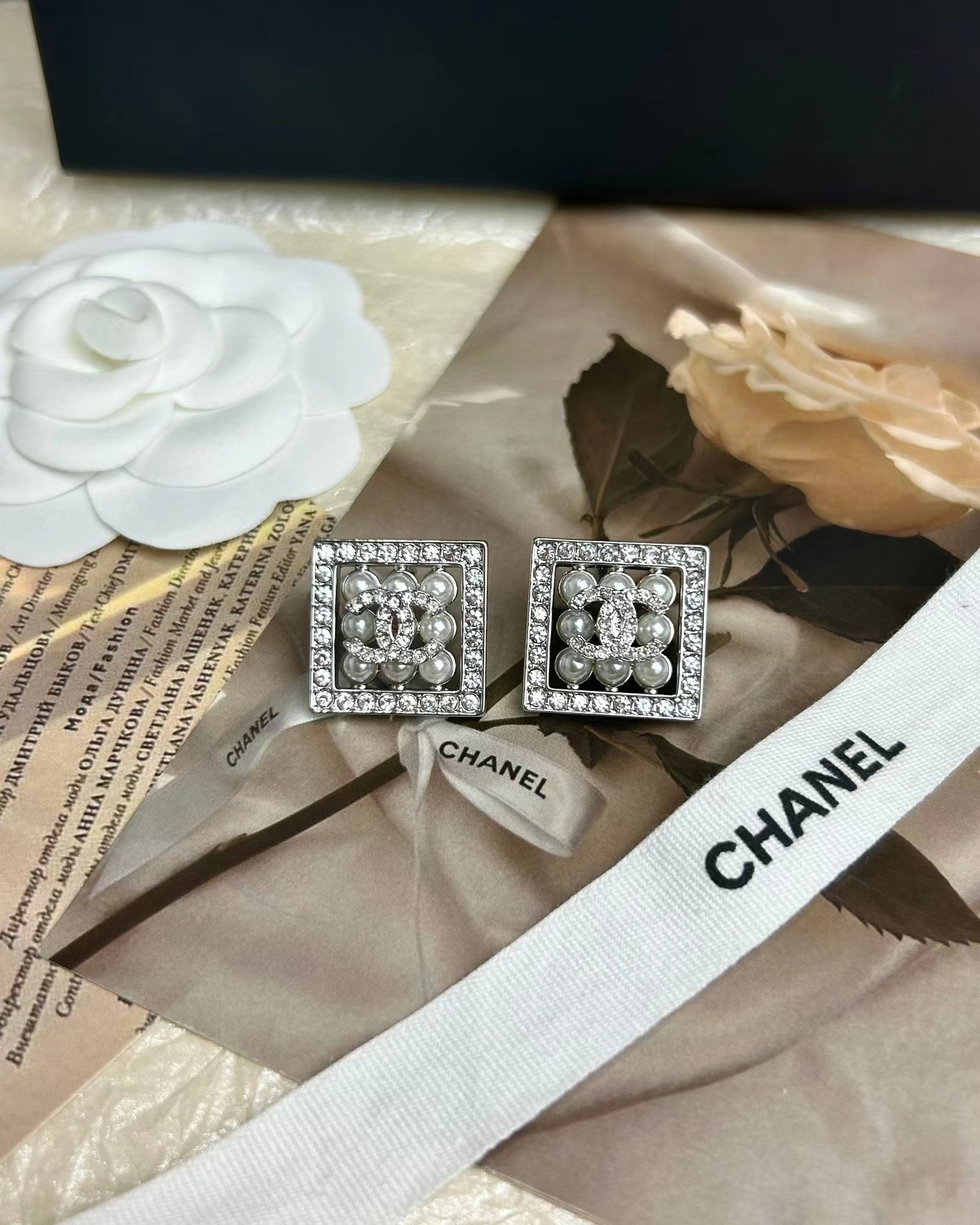 Chanel Square Diamond and Pearl Earrings - Original Replica Club
