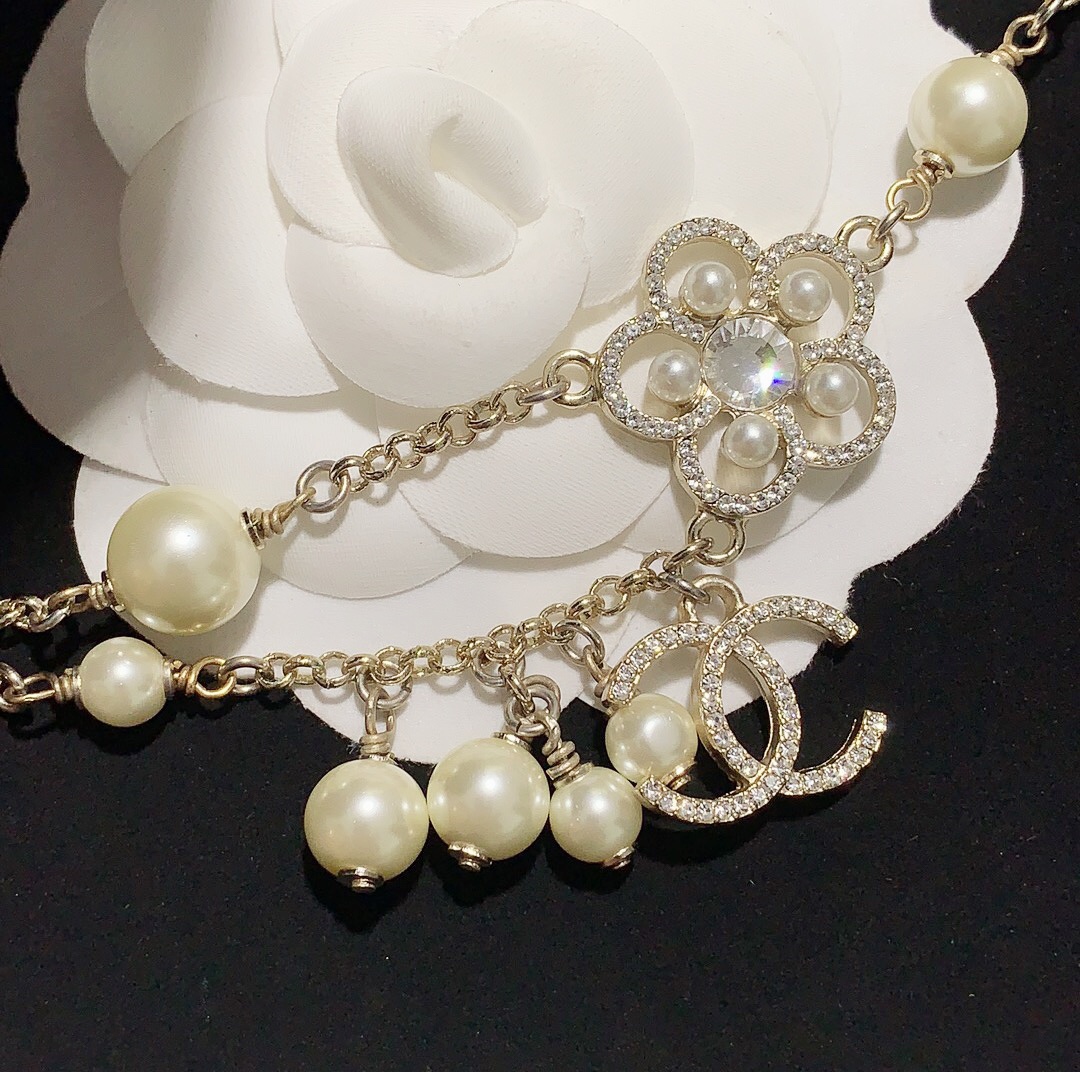 Chanel Pearl Flower Chain Bracelet - Original Replica Club