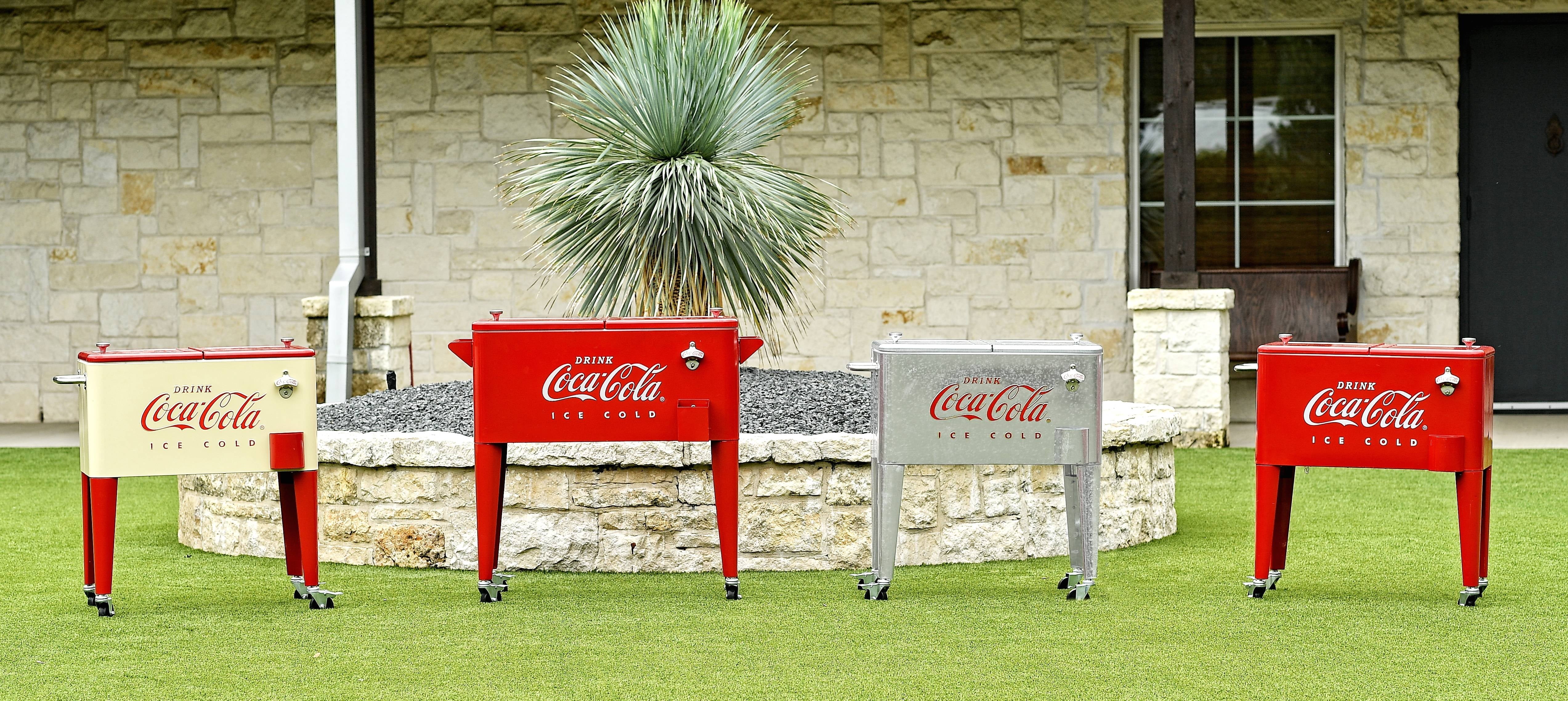 Leigh Country Licensed Coca-Cola Series CP 98111 Metal 60 Qt Outdoor Patio Cooler - Image 6