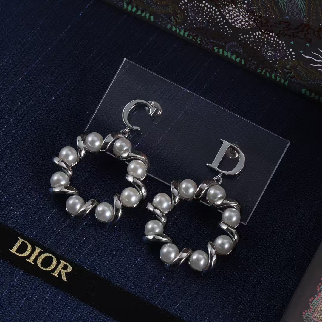 Dior Asymmetric CD Twisted Pearl Earrings - Original Replica Club