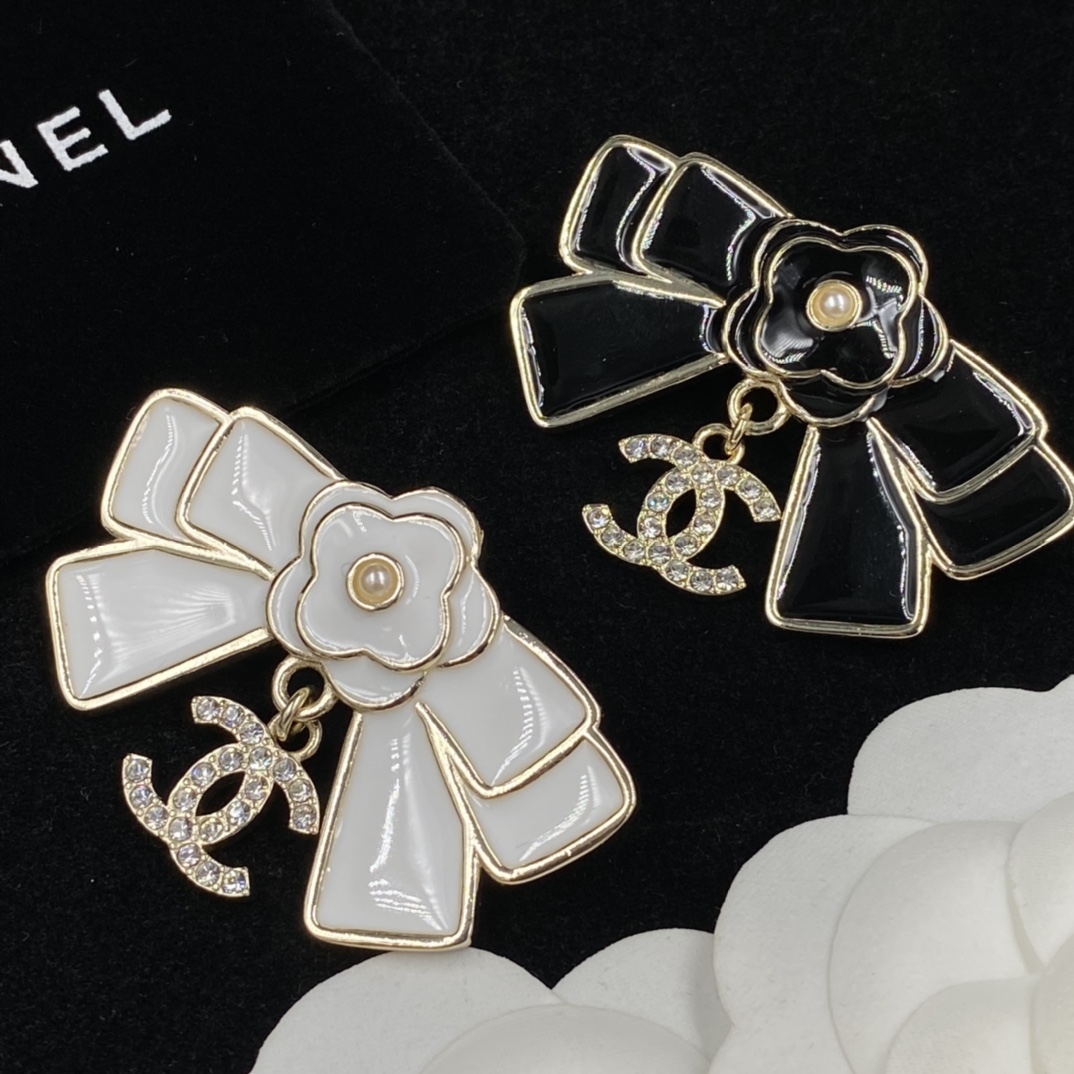 Chanel Camellia Black White Enamel Bow Brooch - Original Replica Club