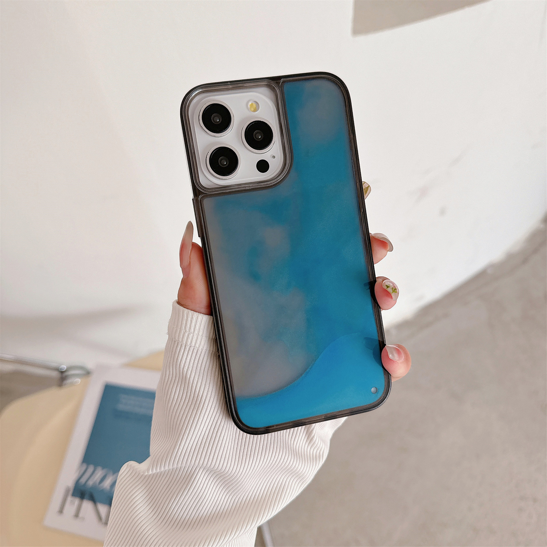 🎁Buy 1 Get 1 Free🎉-Luminous Quicksand Apple Phone Case