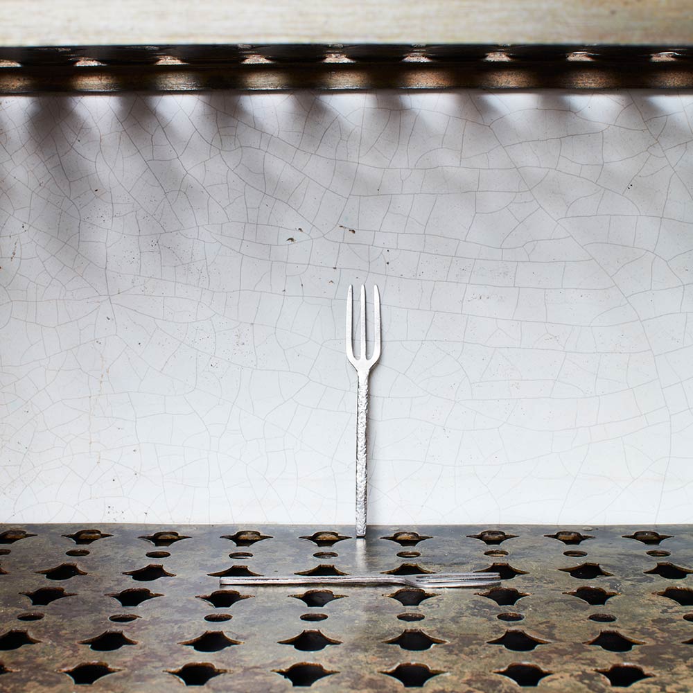 Fourchette en métal martelé - Stonewash - La Nouvelle Table