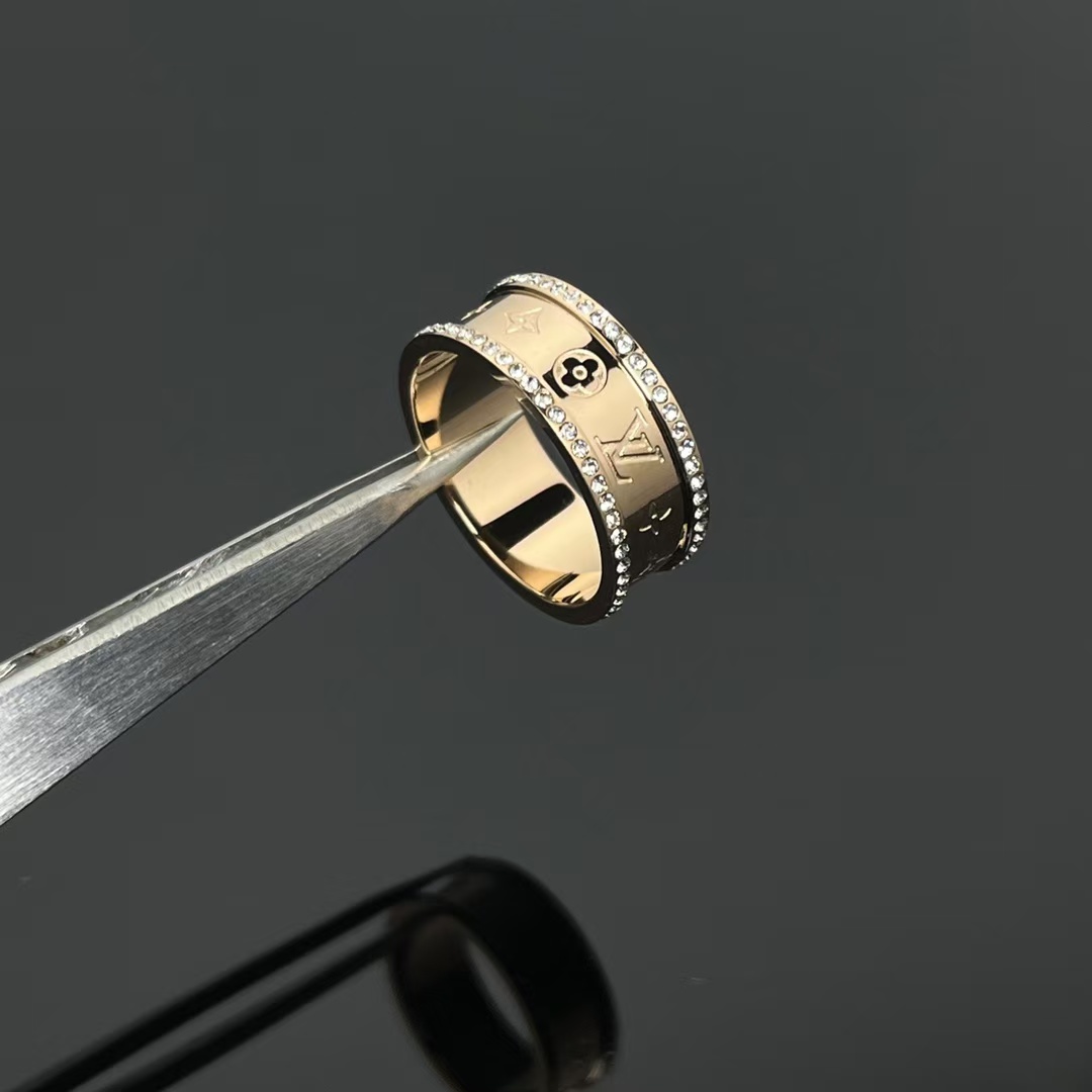 Louis Vuitton Diamond Paved Ring - Original Replica Club