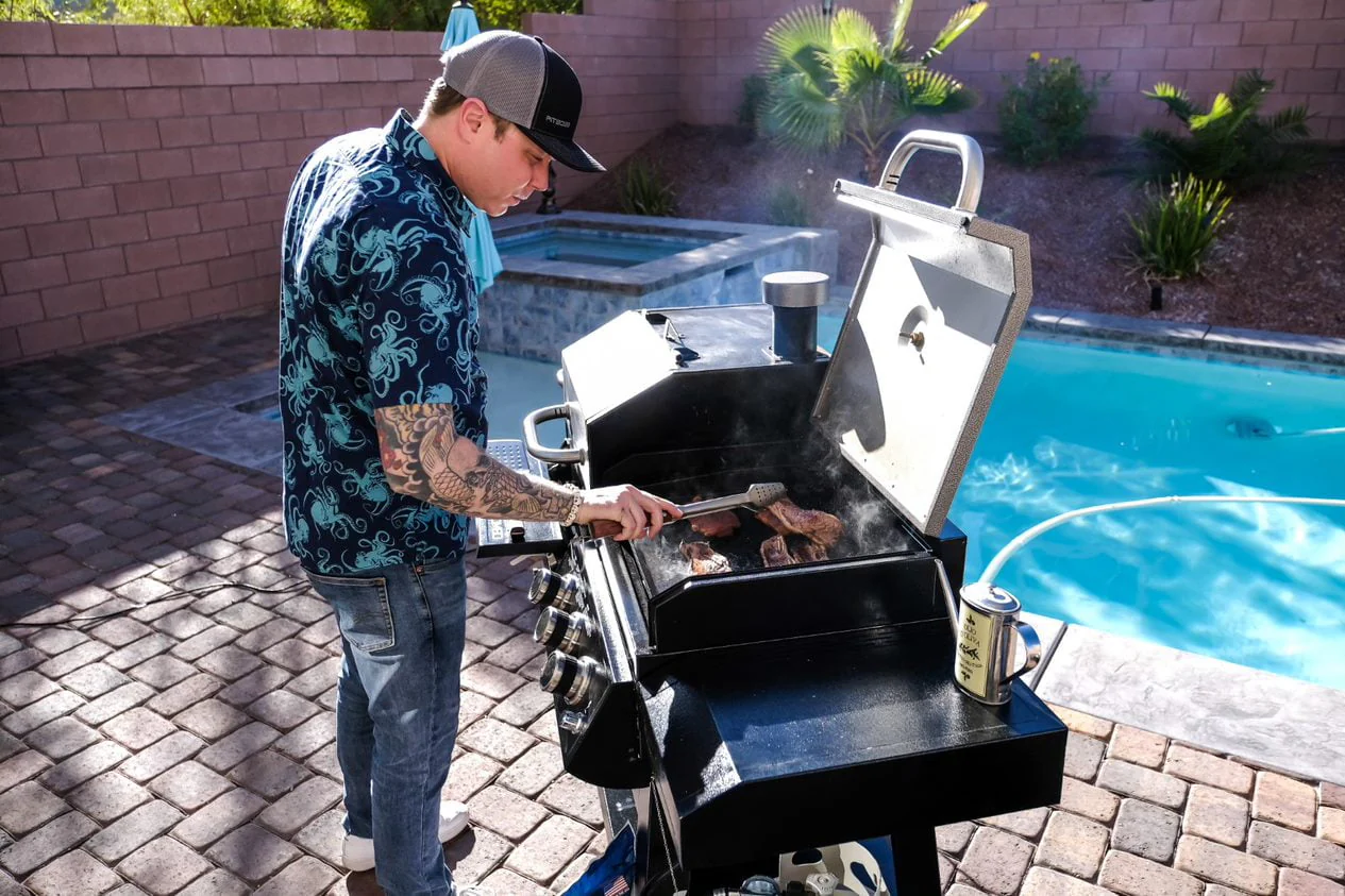 Boss Platinum KC Combo, Wi-Fi? and Bluetooth? Wood Pellet and Gas Grill - Image 8