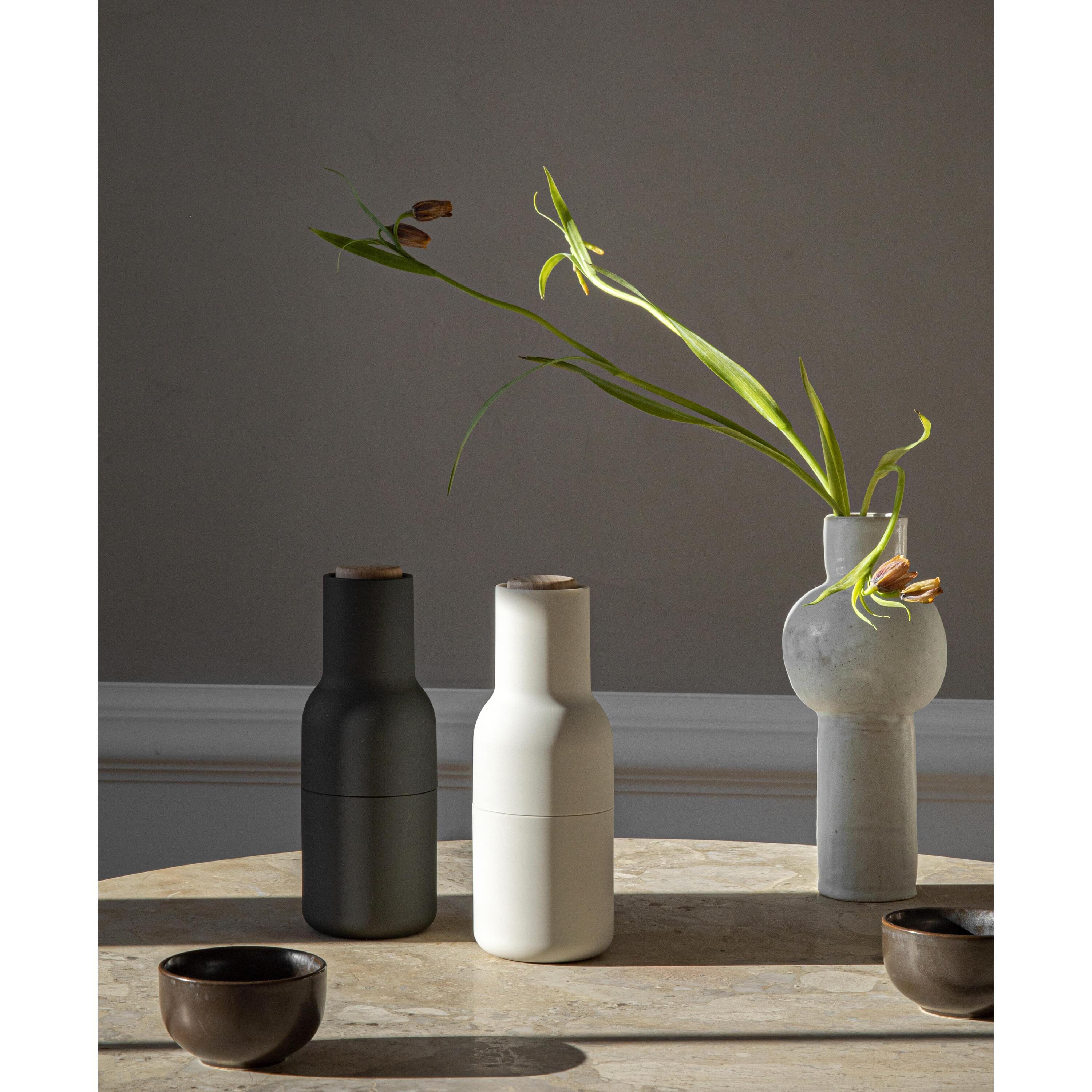 Audo Copenhagen Bottle Grinder peper- en zoutmolen keramiek Sand